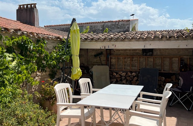 Peaceful Escape with Private Courtyard – Charming and Modern House for a Relaxing Stay