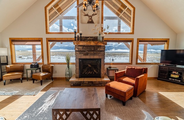 Peaceful, family friendly 2 BDR w/mountain views