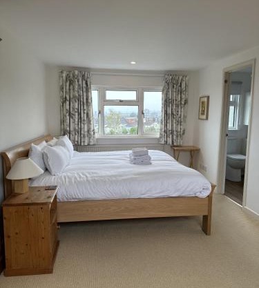 Peaceful Family Retreat Near Gloucester Road