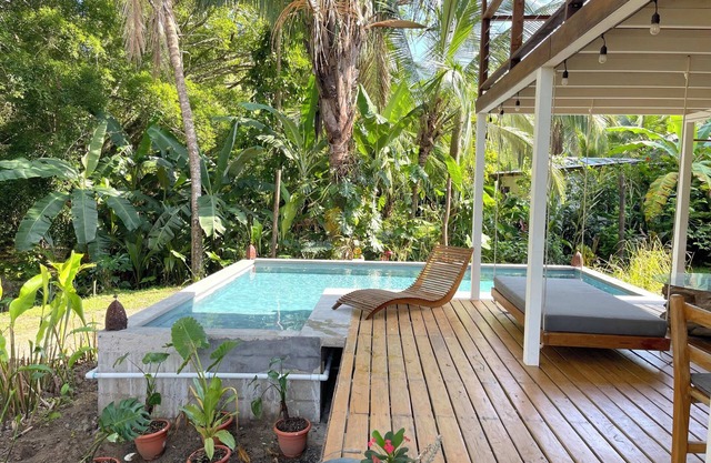Peaceful haven between jungle and pristine beach