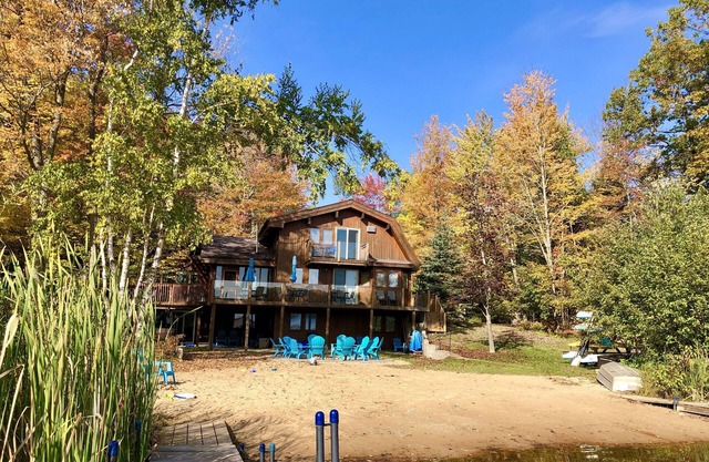 Peaceful Lake House - Perfect for the Whole Family!