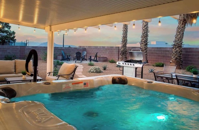Peaceful & Modern 3 BR Las Vegas Home w/Hot Tub!