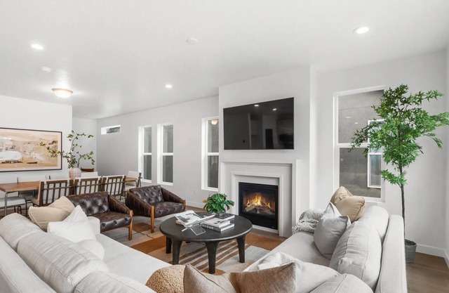 Peaceful Mountain Home - Beautiful 3-bedroom single family in Mountain Green
