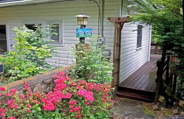 Peaceful Mountain Cottage, Deck with Gazebo