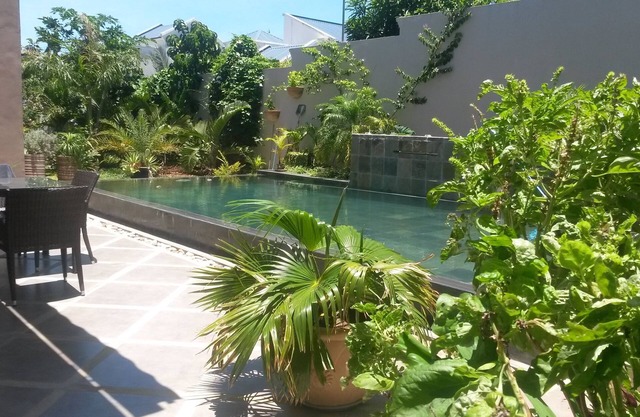 Peaceful oasis with pool. In the heart of Grand Bay