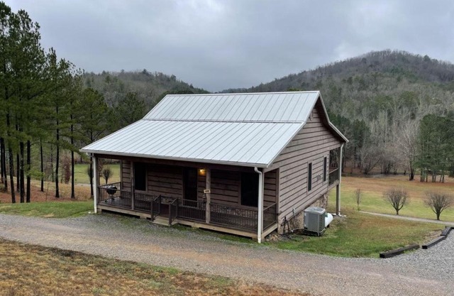 Peaceful Pearl Bear Home - Field Trails and Fishing Nearby