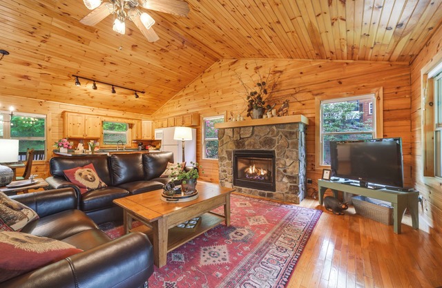 Peaceful Smoky Mountain Cabin w/Deck & Fire Pit!