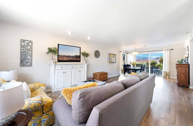 Peaceful Sports Village Retreat | Beautiful Mountain Views, Pools & Patio