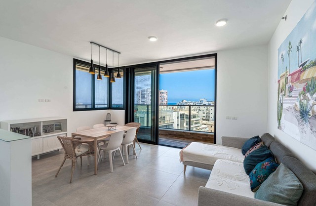 Peacefull 2BR Front Beach Bat Yam SAFE ROOM
