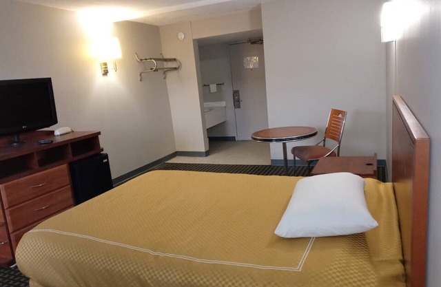 Peachtree Inn & suites