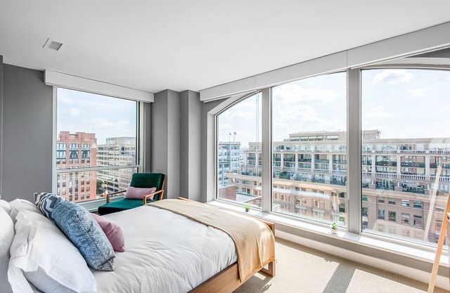 Penn Qtr 1BR w/Great Views + Gym, near Metro by Blueground