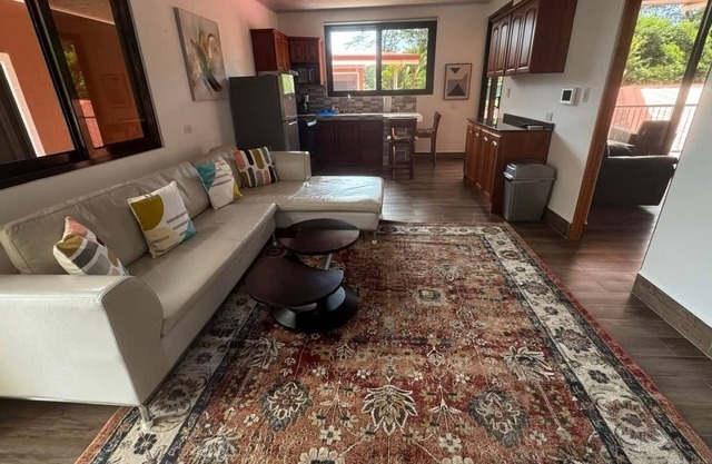 Penthouse, occupy 2, in adult resort, walking 10 minutes to Jaco and beach
