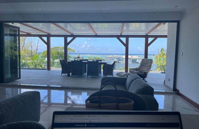 Penthouse sea view and access, 266m2 and private Roof Top