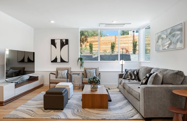 Perch - View Ridge Guest Suite: Cozy 1BR ADU Retreat