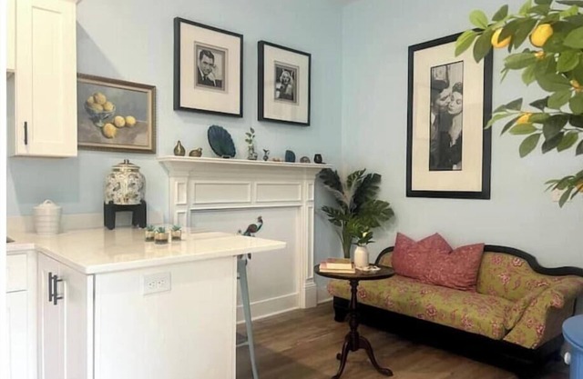 Perfect Beach Haven with Old Hollywood Charm