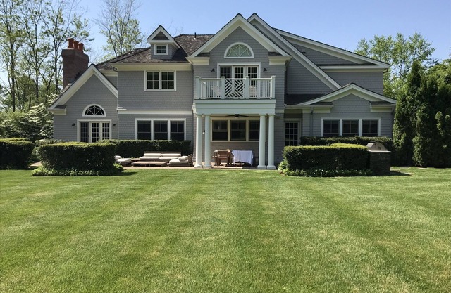 Perfect fall family retreat in Water Mill with new Gym and Media Room