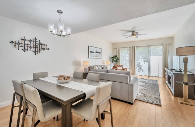 Perfect for Business or Pleasure! Minutes to Old Town Scottsdale, Community Heated Pool & Spa!