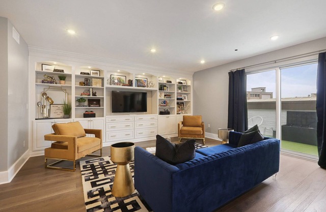 ⛳️ PERFECT PENTHOUSE! Downtown, Secluded Terrace PUTT-PUTT, PING PONG, OUTDOOR CHESS+CHECKERS!