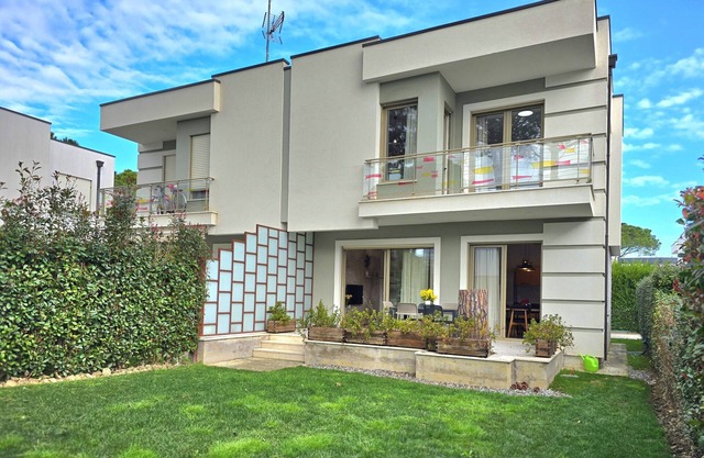 Perla Holiday Villa 150, Lalzit Bay, Albania