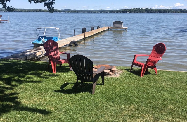 Pet And Family Friendly on Gun Lake close to state park,restaraunts and casino.