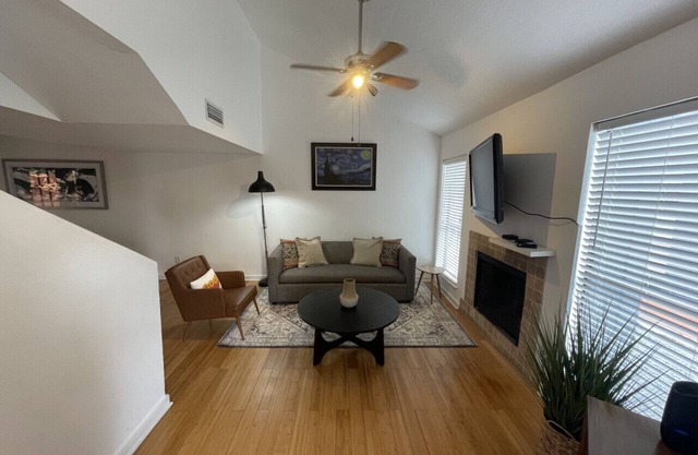 Pet Friendly 2BR Near DT Austin with Parking!