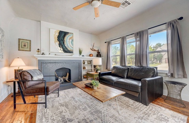 Pet-friendly 2BR | 15 mins to OKC State Fair | Near Plaza & Paseo Arts District with free parking #31