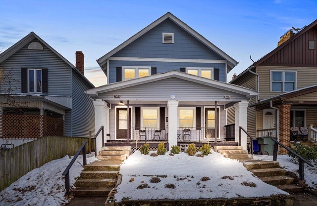 Pet-Friendly 3 BR Townhome near Short North!