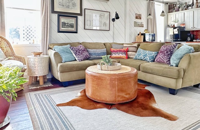 Pet friendly and private carriage house