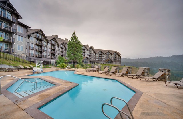 Pet-Friendly Cle Elum Condo - Hike, Ski & Relax!