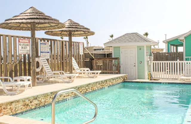 Pet-Friendly Condo w/Pool, Private Patio, Washer & Dryer + Work Space!