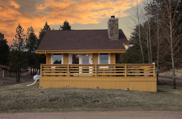 Pet-friendly home in quintessential and quiet mountain town.