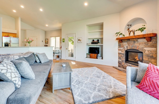 Pet-Friendly Longmont Home w/McIntosh Lake Access