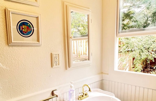 🐶Pet friendly 🏠 Lovely Home Large Backyard 🔑Easy Check-in
