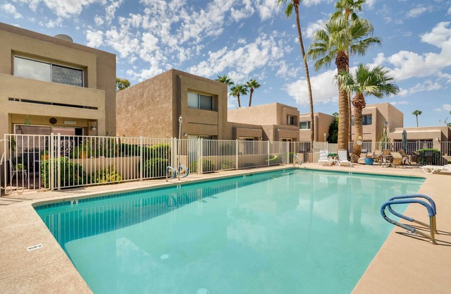 Pet-Friendly Mesa Retreat w/Patio & Pool Access