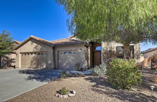 Pet-Friendly Tucson Home w/Patio & Mountain Views