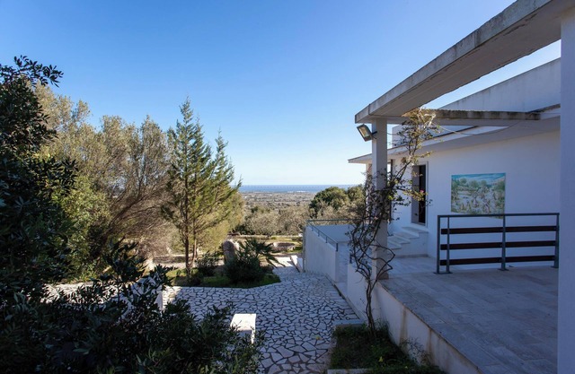 Pet-Friendly Villa "Hora Frisca" with Sea View, Garden & Wi-Fi
