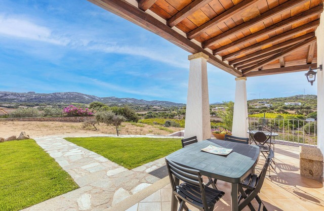 Pet-Friendly Villa Tomaso with Mountain View, Garden, A/C & Wi-Fi