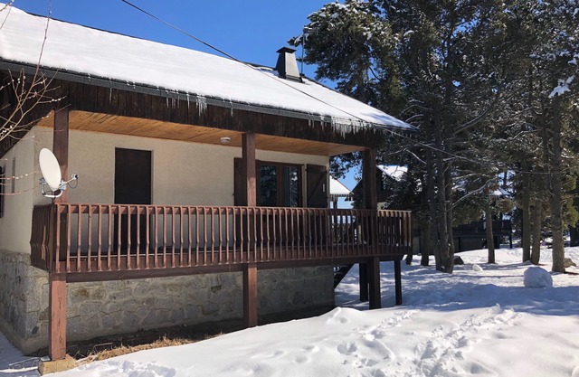 PETIT CHALET COSY LOCATED IN BOLQUERE-PYRENEES 2000