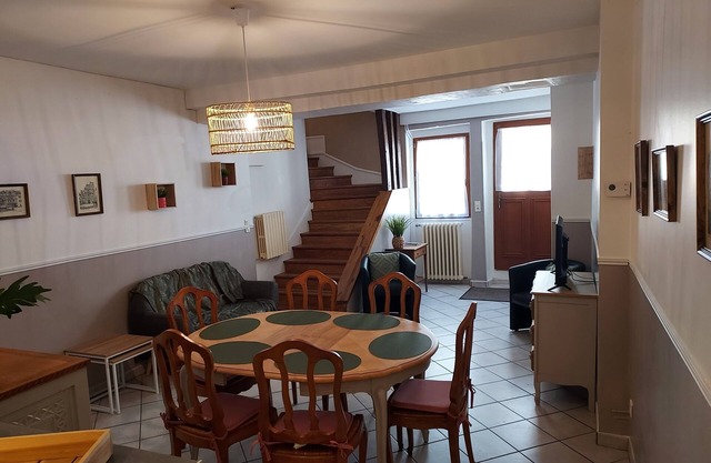 Petite Maison de Ville au Charme Authentique