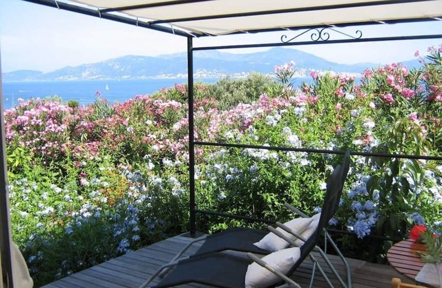 Petite Maison Indépendante, vue Mer, à 5min à Pieds de la Plage