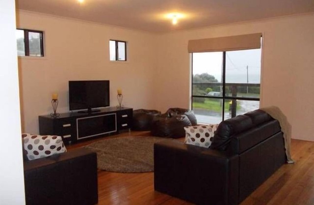 Phillip Island Ocean & Farm Views