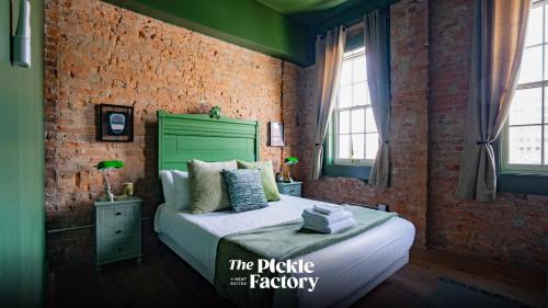 Pickle Factory - In A Pickle Retro Loft 2 bedroom