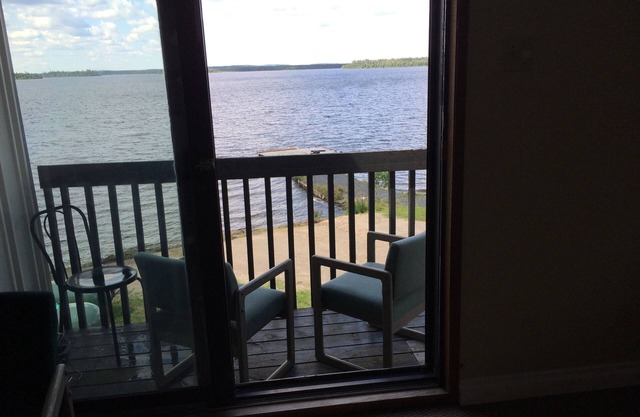 Pickle Lake Hotel