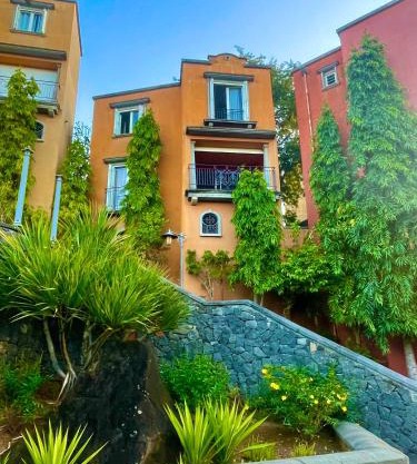 Picturesque Riverside 2-Bedroom Ensuite Villa in Port Chambly