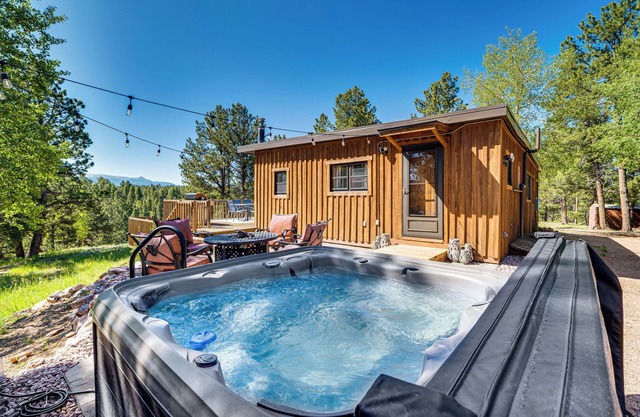 Pike National Forest Access: Secluded Divide Cabin