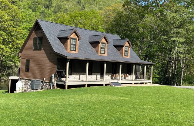 Pine Creek cabin with AC in Jersey Mills - 7 bedrooms