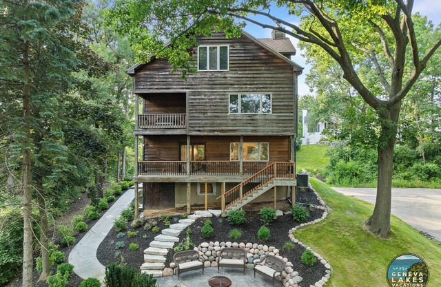 Pine Point | Modern | Pier |Lake Mary| Fire Pit| Artsy| Lakehouse| Grill | Walk to Lake