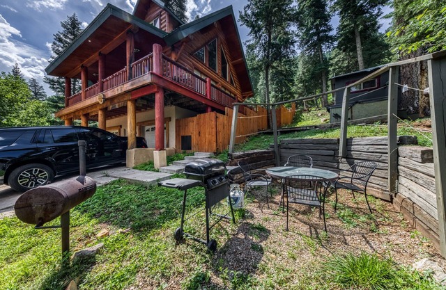 Pine Squirrel: Cute 1 bedroom in the Upper Canyon!