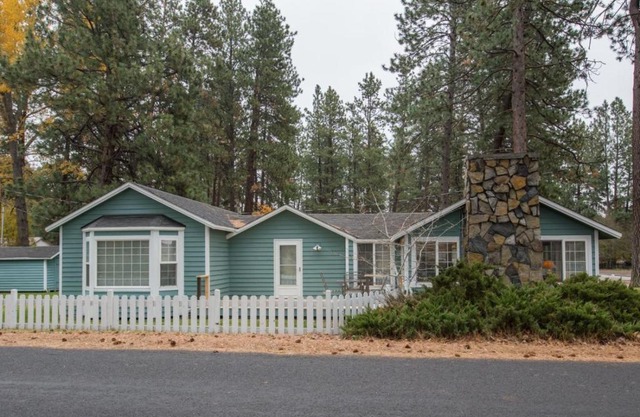 Pine Street Cottage
