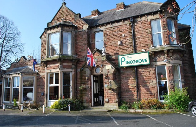Pinegrove Hotel